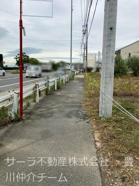売地　蒲郡市大塚町大門19-1,17-2,18-4の前面道路含む現地写真|現地写真　前面道路　幅員約18ｍ