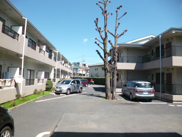 アーバンクレセントの駐車場|★敷地内駐車場あり★バイクも相談できます♪★
