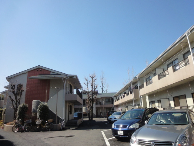 アーバンクレセントの駐車場