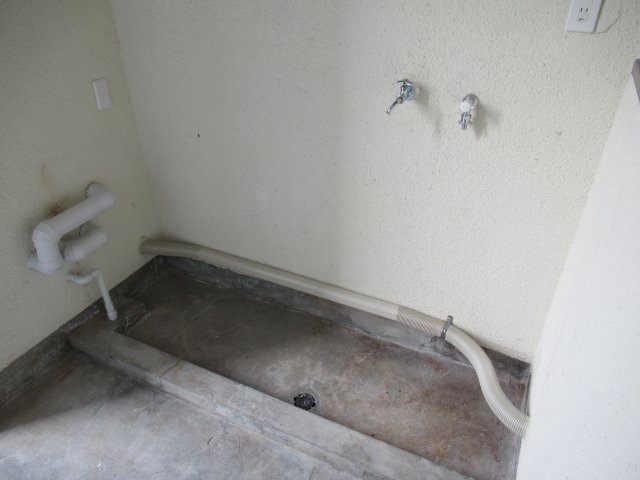 タウンハウス岩岡３ＬＤＫの設備|洗濯機置き場です