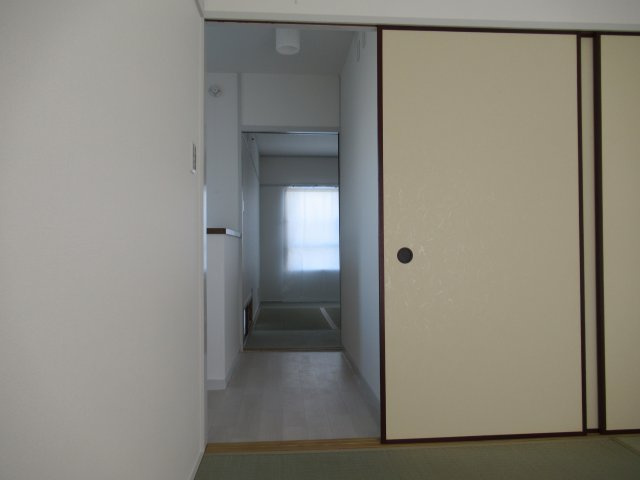 タウンハウス岩岡３ＬＤＫの内装|内装は落ち着いています