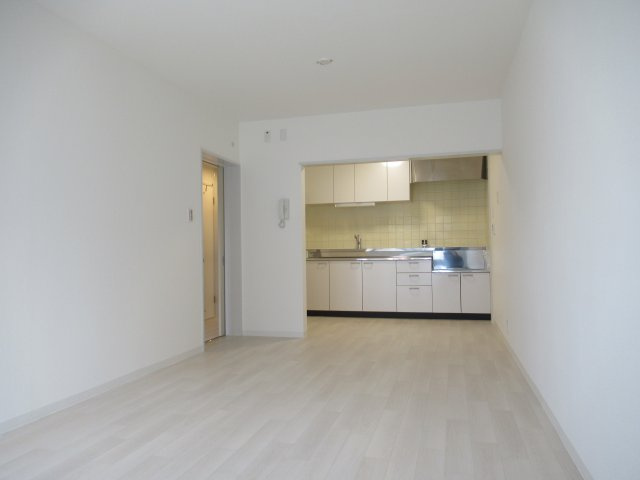 タウンハウス岩岡３ＬＤＫの居間・リビング|おしゃれなリビングです