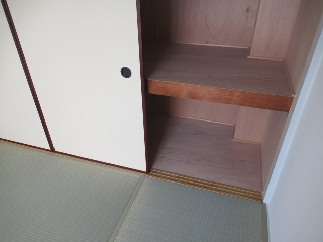 タウンハウス岩岡３ＬＤＫの収納|収納豊富です