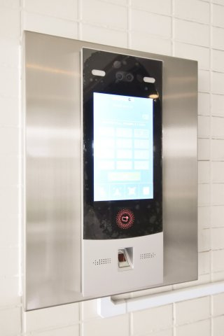 Ｃｉｅｌ　Ｂｌｅｕ並木のエントランス|IPインターフォン