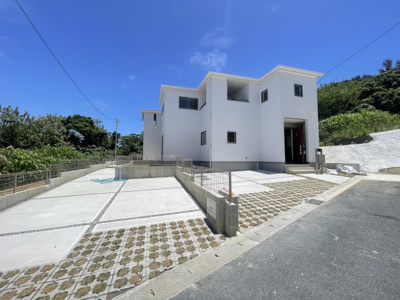 【外観】 | 南城市知念久原（全8棟）ラスト8号棟 | 8号棟　並列駐車2台可♪オーシャンビュー♪