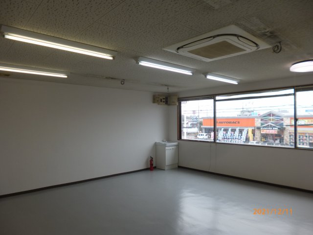 谷川ビルの内装|明るい色調の室内です