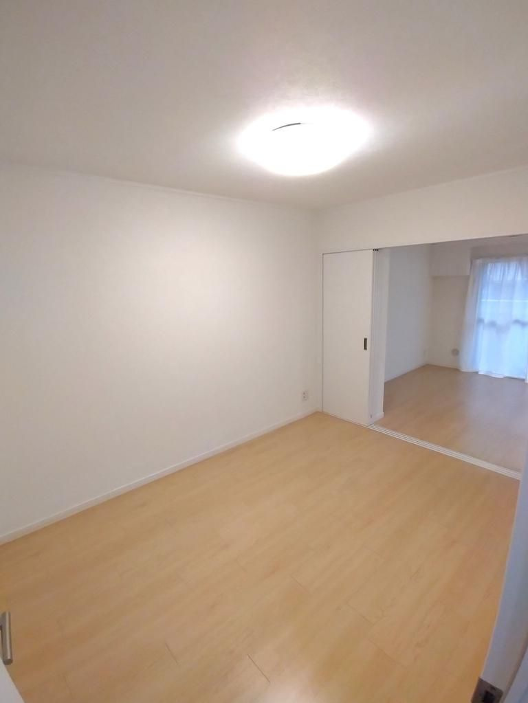 日野市三沢３丁目の中古マンションの洋室