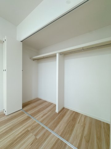 【収納】 | アクロス博多セントラルパーク☆仲介手数料無料☆ | たくさんあっても困らないのが収納スペース。ひとつでこれだけ大きいとずいぶん助かります。