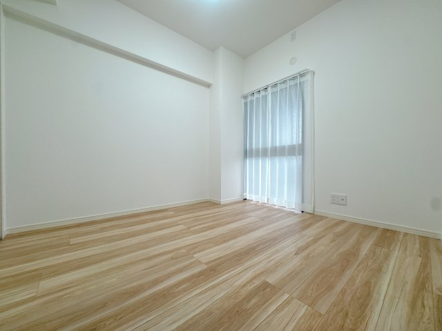 【洋室】 | アクロス博多セントラルパーク☆仲介手数料無料☆ | 家族それぞれ快適な空間は違うからこそ、インテリアの配置もアレンジしやすいシンプルなデザインに。