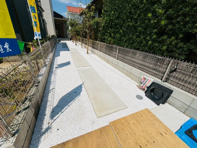 ハートフルタウン／東区湖東3丁目／1号棟の駐車場