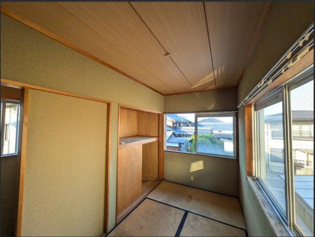 近江八幡市鉄炮町の倉庫の和室