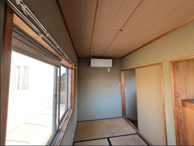 近江八幡市鉄炮町の倉庫の和室