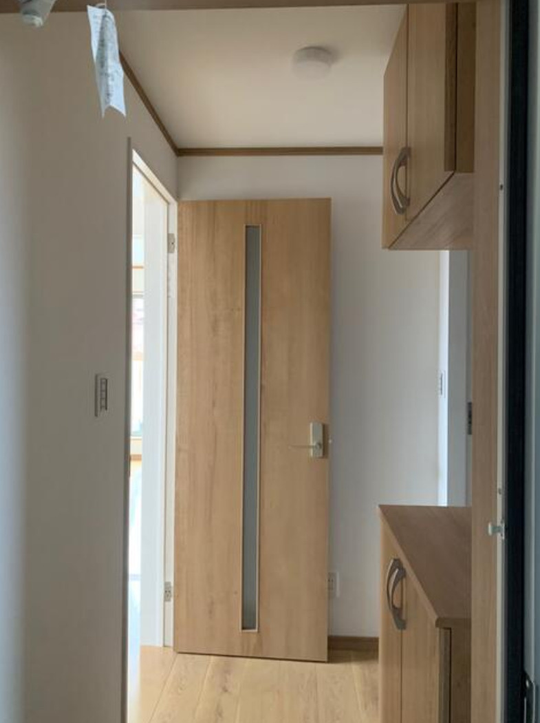 名古屋市守山区町南　収益アパート　築浅物件（令和２年築）　の玄関