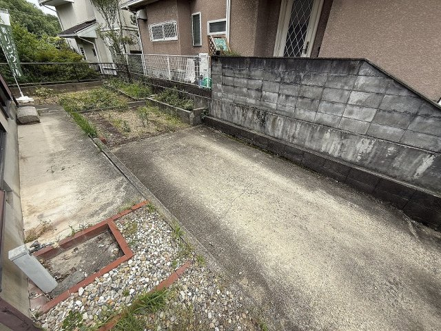 東白川台4丁目戸建の駐車場