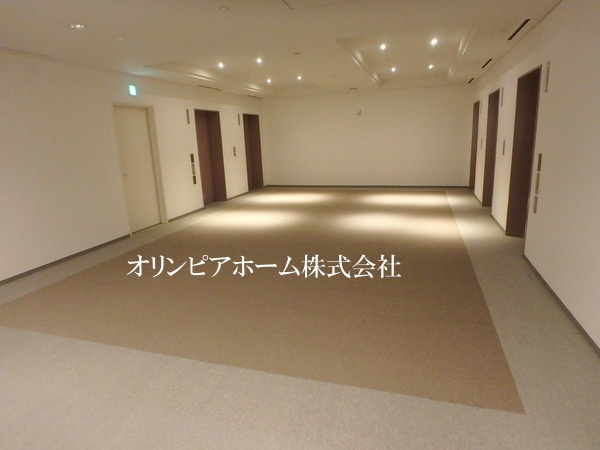 ブリリアタワー東京　33階　リ　ノベーション済の居間・リビング