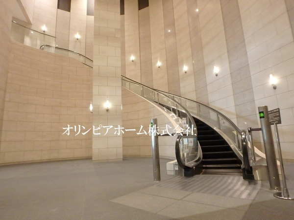ブリリアタワー東京　33階　リ　ノベーション済のエントランス
