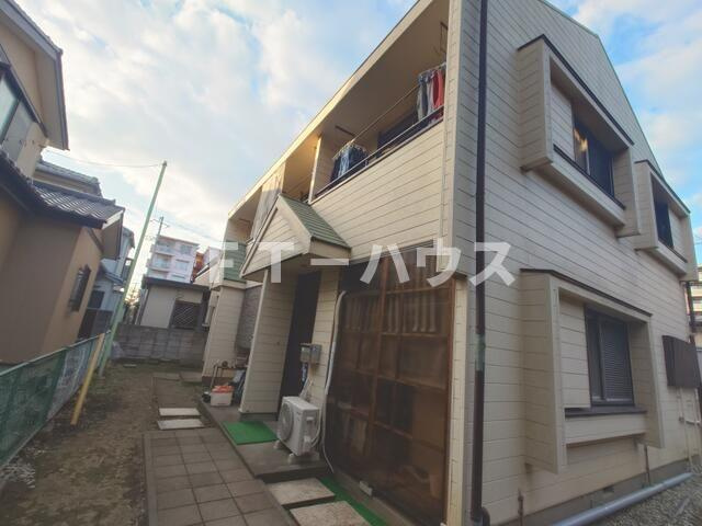 岡田テラスハウスの外観