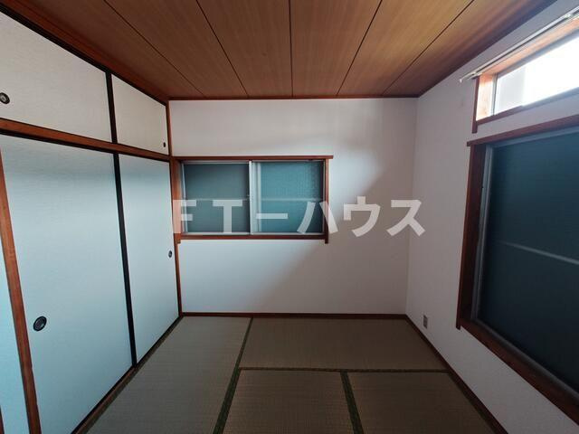 岡田テラスハウスの居間・リビング