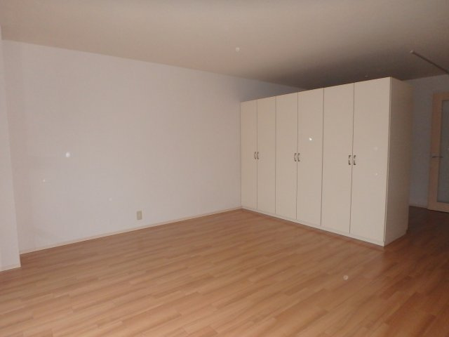 ガーディニアシティ稲荷町の洋室