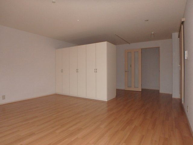 ガーディニアシティ稲荷町の洋室