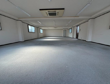 川口市前上町の店舗事務所の内装