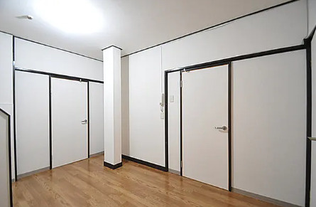 大阪市浪速区敷津西1丁目　店舗付き住宅　現況満室の洋室