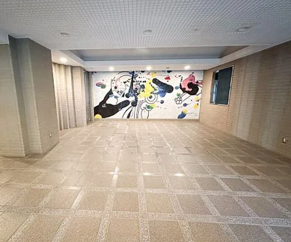 アーベイン朝霞リーデンスのエントランス