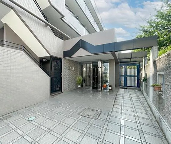 アーベイン朝霞リーデンス