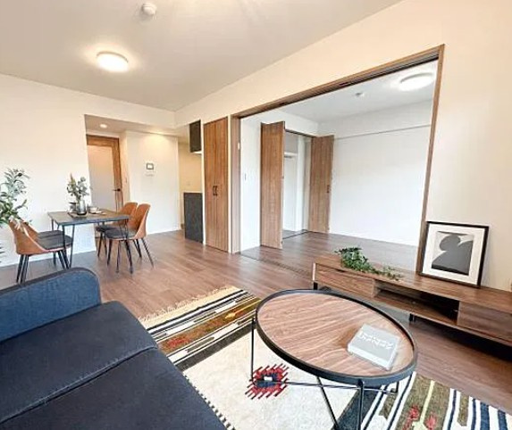 アーベイン朝霞リーデンスの居間・リビング