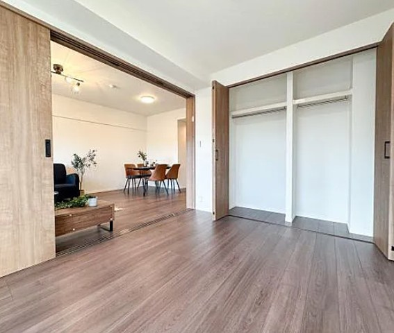 アーベイン朝霞リーデンスの居間・リビング