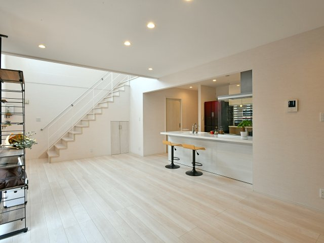 【居間・リビング】 | 瀬戸市塩草が丘一丁目