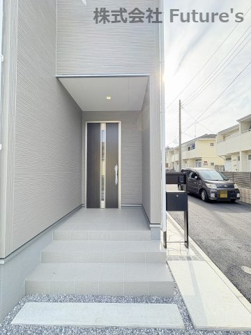 三郷市彦倉1丁目　新築戸建　全3棟　1号棟のエントランス|玄関アプローチ