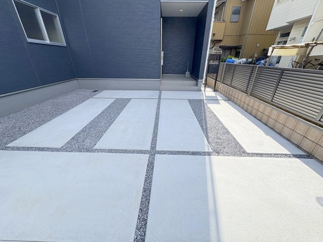 三郷市彦倉1丁目　新築戸建　全3棟　3号棟の駐車場|カースペース並列2台可能