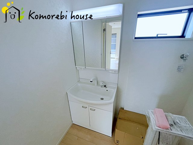 川島町伊草　第2　新築一戸建て　クレイドルガーデン　02の独立洗面台|独立洗面化粧台付き