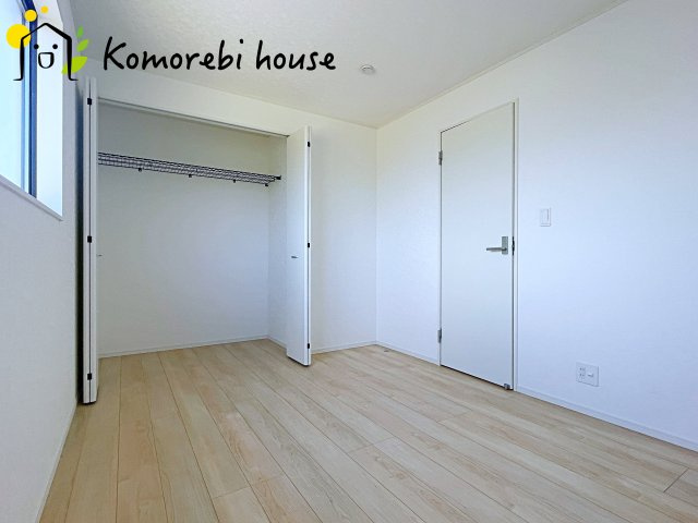 川島町伊草　第2　新築一戸建て　クレイドルガーデン　02の洋室|明るい洋室です