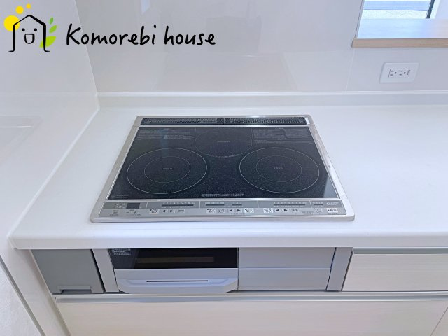 川島町伊草　第2　新築一戸建て　クレイドルガーデン　02のキッチン|コンパクトなキッチンで掃除もラクラク