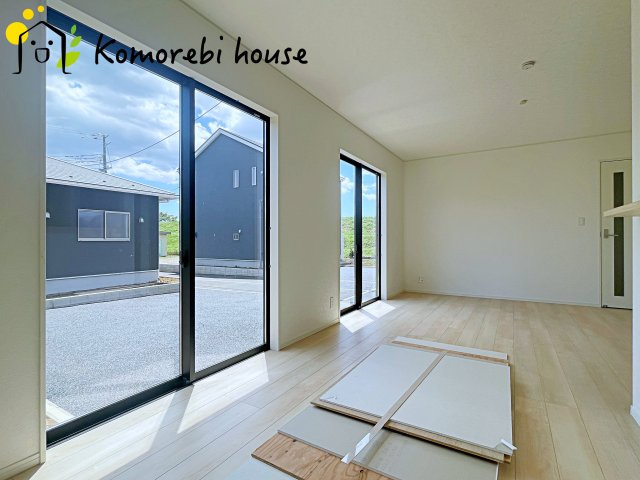 川島町伊草　第2　新築一戸建て　クレイドルガーデン　02の居間・リビング|居間です