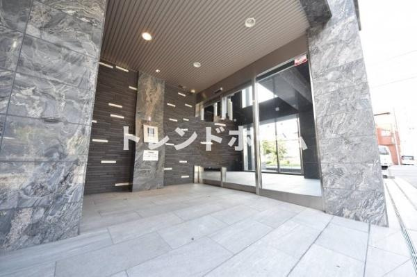 エステムコート難波WEST-SIDEⅥグラッドのエントランス|選べる家電プランあり！！