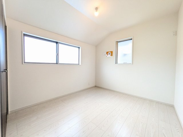 八王子市　館町　新築一戸建て　４期の子供部屋|～2階5.0帖の洋室　2面採光で明るく風通しの良いお部屋です～