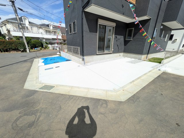 八王子市　館町　新築一戸建て　４期の駐車場|～L字型に2台駐車可能カースペース～