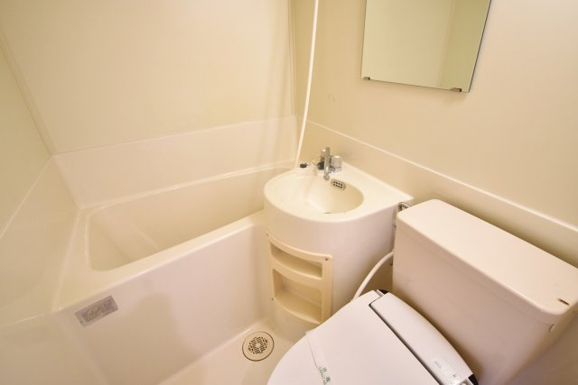 甲子園口ハイムの浴室