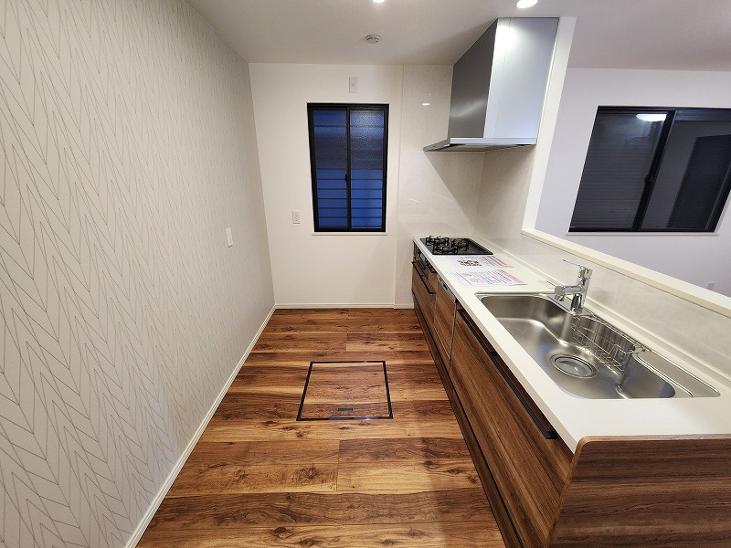 小牧市大字本庄　中古戸建のキッチン|キッチンでお料理をお楽しみください