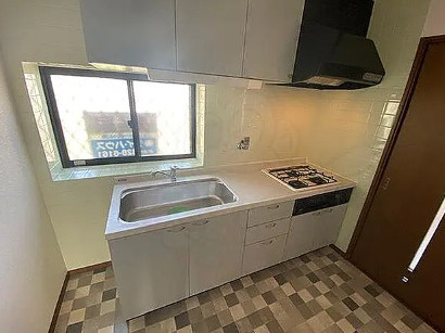 高槻市深沢町1丁目　店舗付き住宅　満室稼働中のキッチン