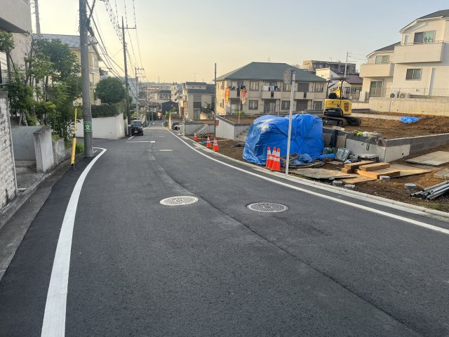 いぶき野22番 新築分譲住宅(全12棟）の前面道路含む現地写真