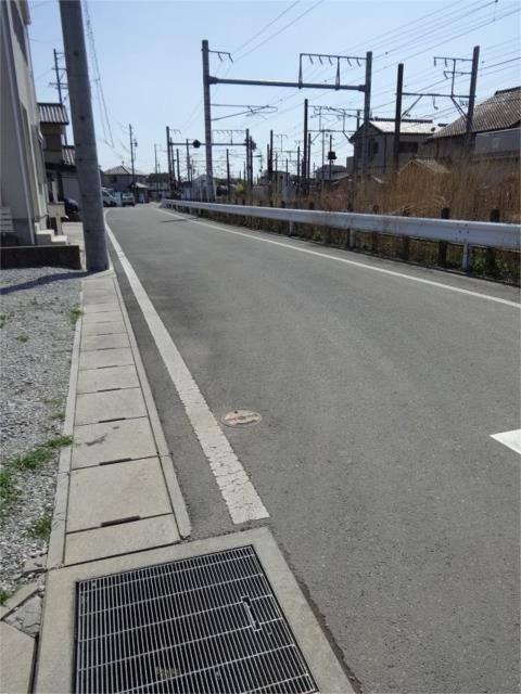 売地　豊川駅東区画整理４街区１画地の前面道路含む現地写真|前面道路（西側）