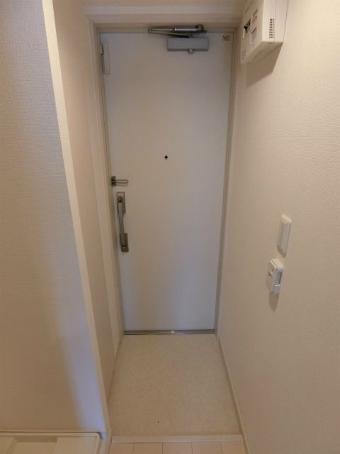 リブリ・明原の玄関