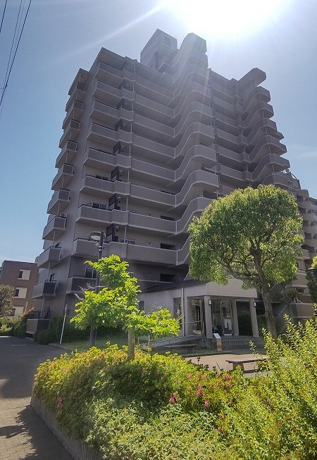 ローレルスクエア近鉄吉田2番館の外観