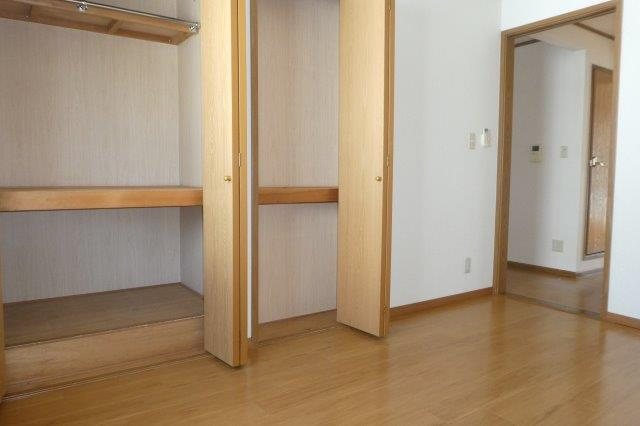 ブルグ中林の洋室