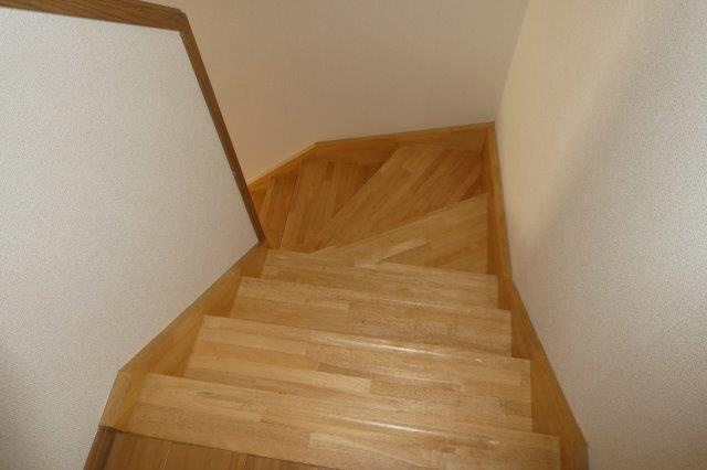 ブルグ中林のその他|階段