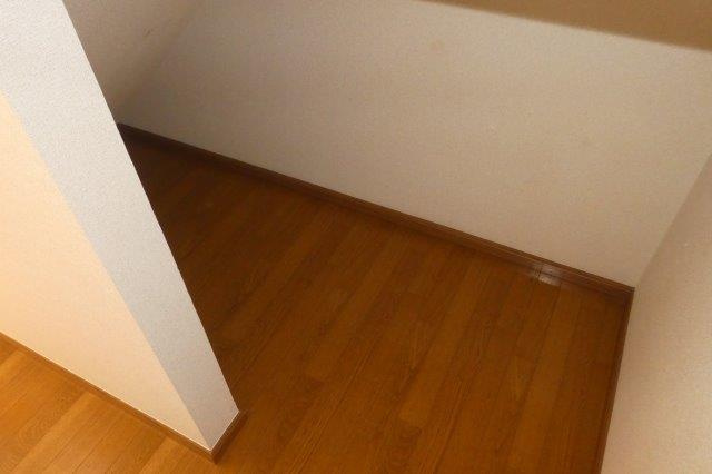 ブルグ中林の収納|階段下収納